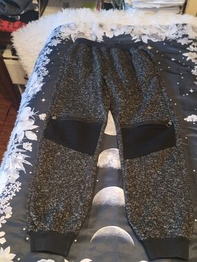 Boys 10/12 Cozy Black-Gray Marled Jogger Pants